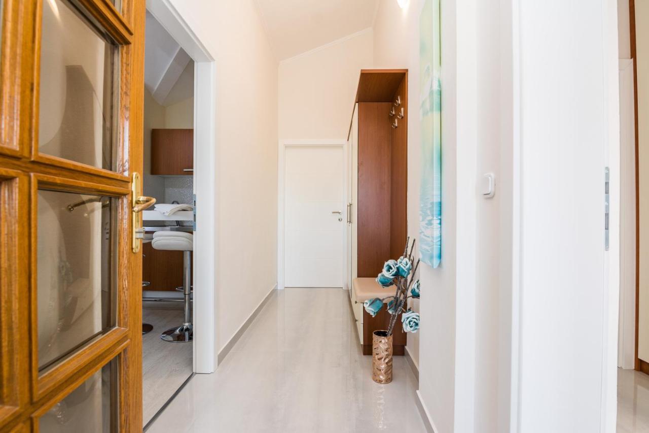 Apartments Medanic - Private Pool ปริฟลากา ภายนอก รูปภาพ