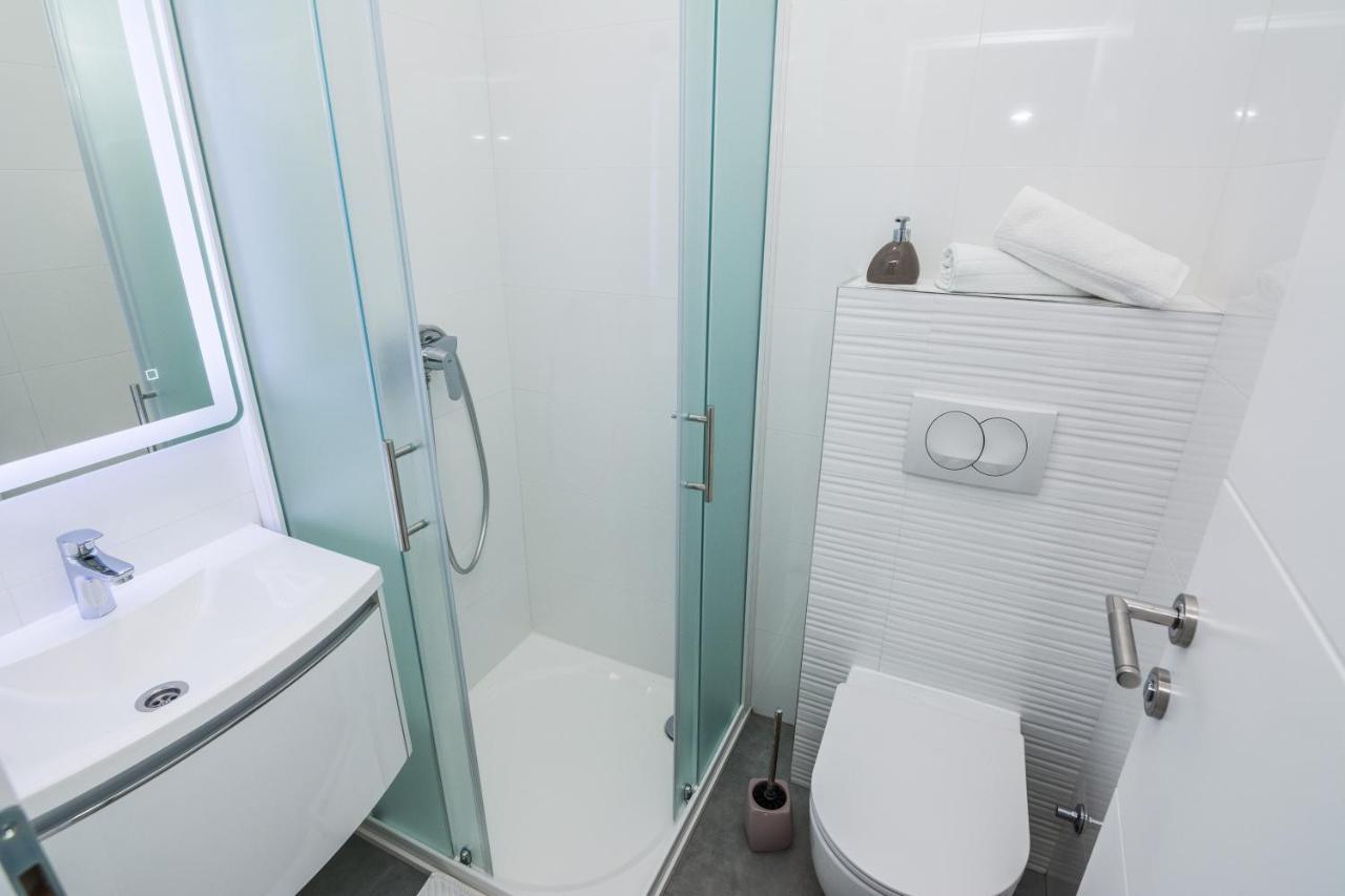 Apartments Medanic - Private Pool ปริฟลากา ภายนอก รูปภาพ