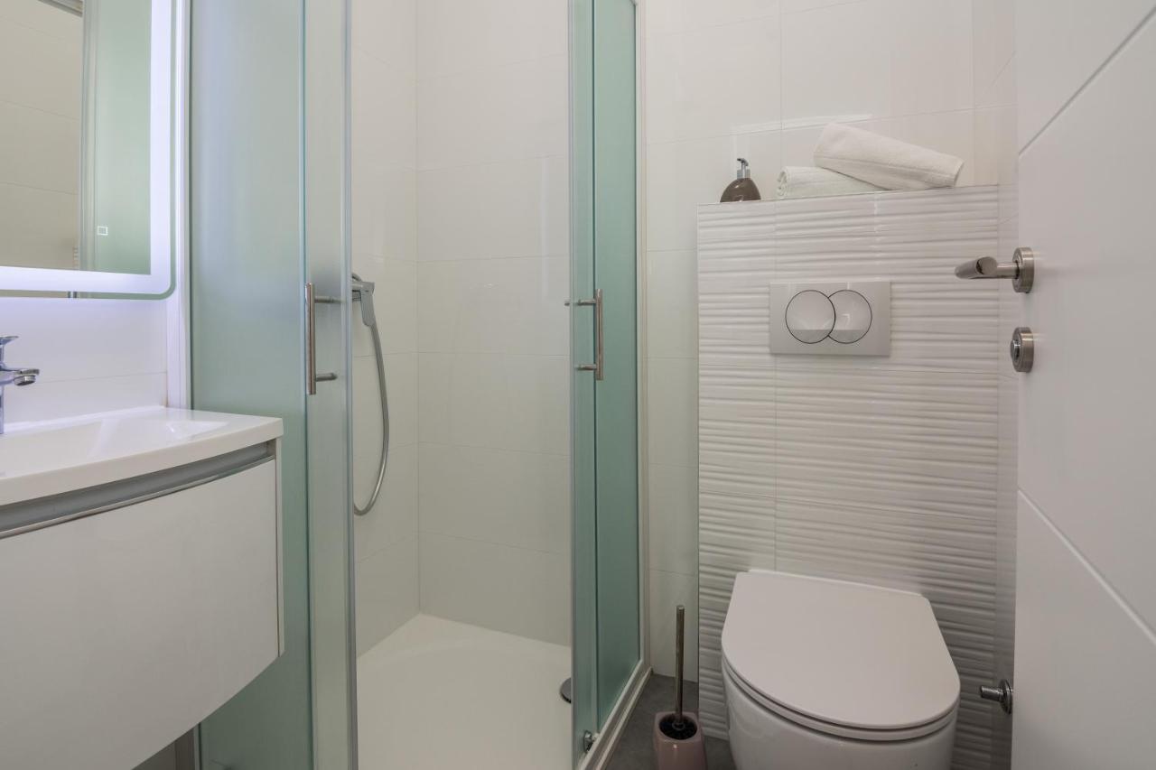 Apartments Medanic - Private Pool ปริฟลากา ภายนอก รูปภาพ
