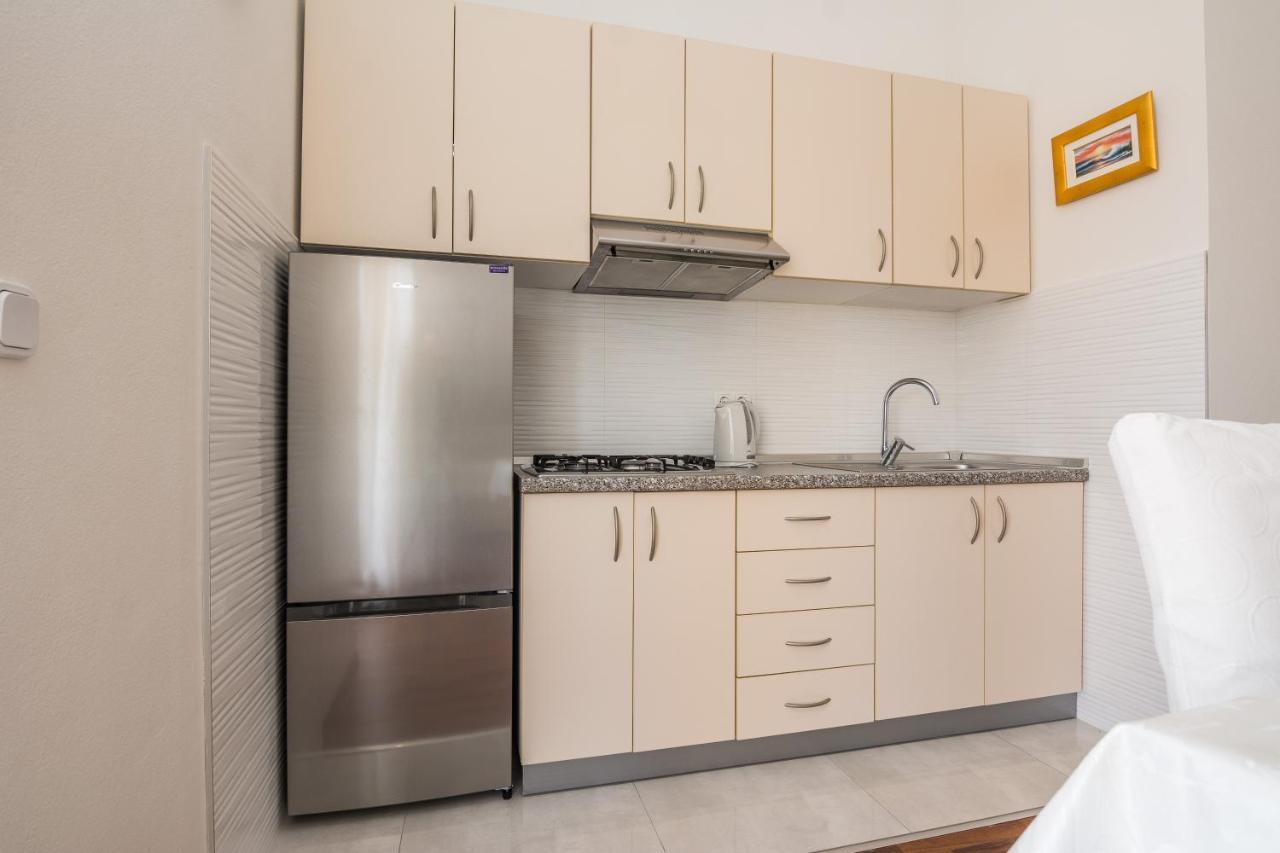 Apartments Medanic - Private Pool ปริฟลากา ภายนอก รูปภาพ