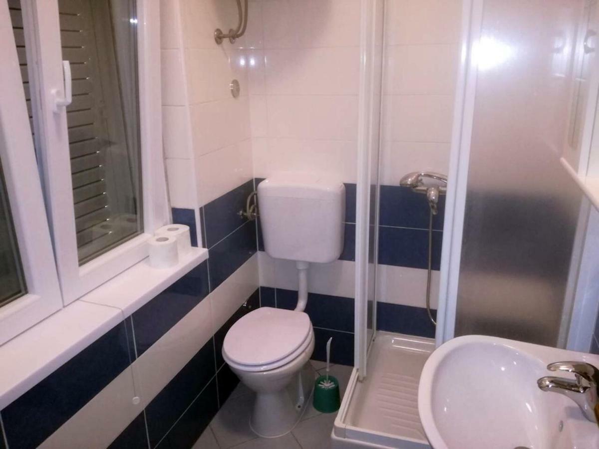Apartments Medanic - Private Pool ปริฟลากา ภายนอก รูปภาพ